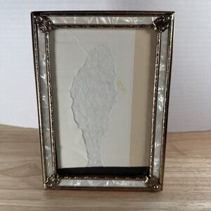 Vtg Gilt Metal & Mother of Pearl Easel Hanger Picture Photo 7 ¼" x 5 ¼" Frame